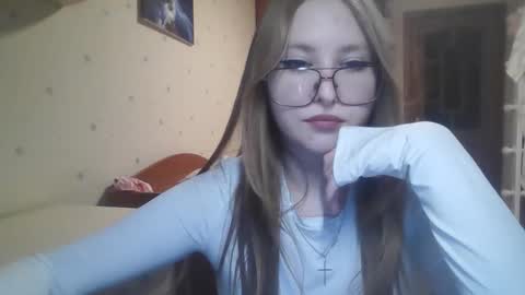 Snapshot of cute_minx chatting on 02-09-26, 06:34 Veronica online show from 02-09-26, 06:34