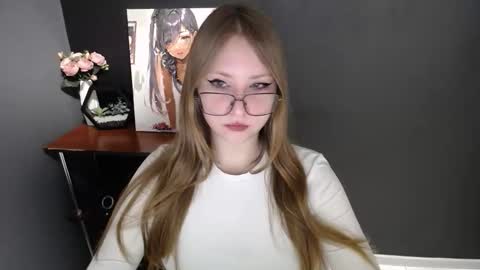 Snapshot of cute_minx chatting on 02-25-26, 07:40 Veronica online show from 02-25-26, 07:40