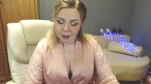 cute_phoenix online show from 06-18-26, 07:07