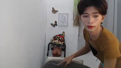 Snapshot of cute_pinay222 chatting on 10-20-25, 09:43 FIONA online show from 10-20-25, 09:43