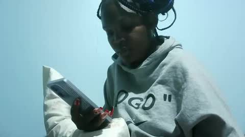 Snapshot of cute_roxie chatting on 02-20-25, 11:10 cute_roxie online show from 02-20-25, 11:10