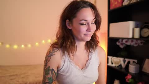 Snapshot of cute_ruth chatting on 10-07-25, 06:38 Katarina online show from 10-07-25, 06:38
