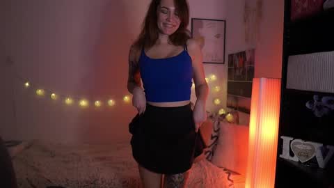 Snapshot of cute_ruth chatting on 10-13-25, 06:19 Katarina online show from 10-13-25, 06:19