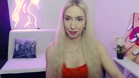 cute_smile_shy online show from 02-13-26, 09:55