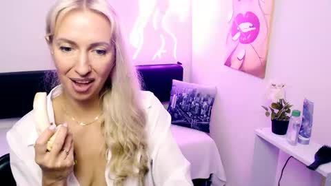 cute_smile_shy online show from 07-12-26, 09:55