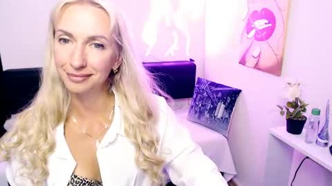 cute_smile_shy online show from 07-24-26, 10:30