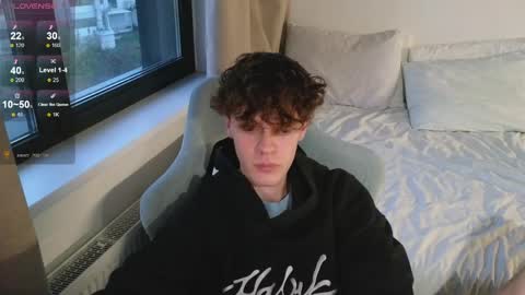 Snapshot of cute_thomas chatting on 05-11-26, 05:21 Thomas - online show from 05-11-26, 05:21