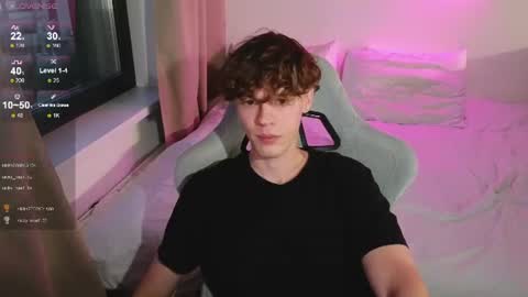 Snapshot of cute_thomas chatting on 06-18-26, 06:45 Thomas - online show from 06-18-26, 06:45