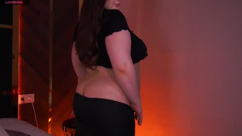 Snapshot of cuteamberr chatting on 01-12-25, 01:42 Amber online show from 01-12-25, 01:42