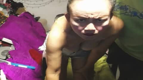 Snapshot of cuteandsexyone chatting on 05-04-26, 07:21 CuteAndSexyOne Na and Brian online show from 05-04-26, 07:21