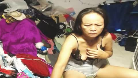 Snapshot of cuteandsexyone chatting on 06-01-26, 01:18 CuteAndSexyOne Na and Brian online show from 06-01-26, 01:18