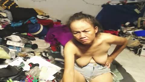 Snapshot of cuteandsexyone chatting on 07-07-26, 04:22 CuteAndSexyOne Na and Brian online show from 07-07-26, 04:22