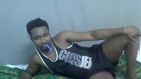 Snapshot of cutee_daddy chatting on 11-02-25, 04:20 daddy online show from 11-02-25, 04:20