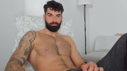 cuteeboy online show from 02-10-25, 07:04