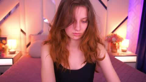 Snapshot of cuteefoxy chatting on 04-27-26, 01:42 Foxy online show from 04-27-26, 01:42
