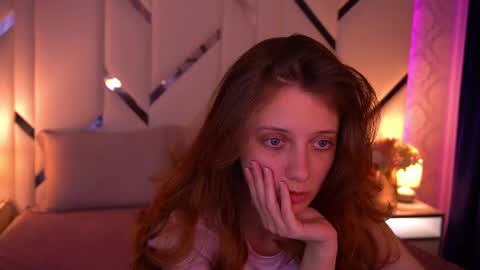 Snapshot of cuteefoxy chatting on 05-06-26, 01:05 Foxy online show from 05-06-26, 01:05