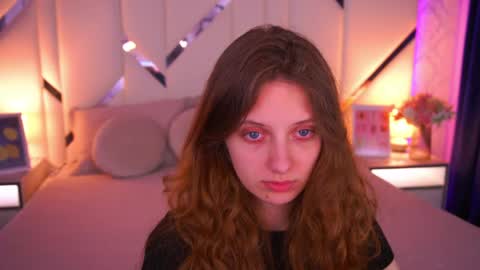 Snapshot of cuteefoxy chatting on 05-11-26, 01:28 Foxy online show from 05-11-26, 01:28