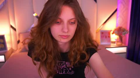 Snapshot of cuteefoxy chatting on 05-11-26, 02:45 Foxy online show from 05-11-26, 02:45