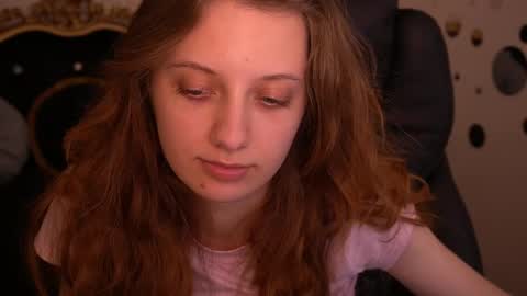 Snapshot of cuteefoxy chatting on 05-29-26, 01:09 Foxy online show from 05-29-26, 01:09