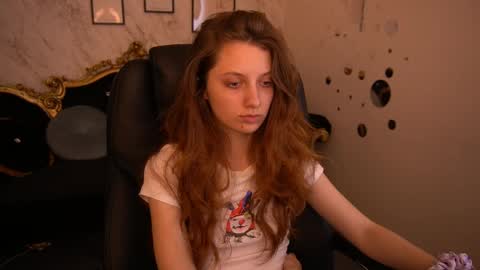 Snapshot of cuteefoxy chatting on 06-09-26, 01:01 Foxy online show from 06-09-26, 01:01