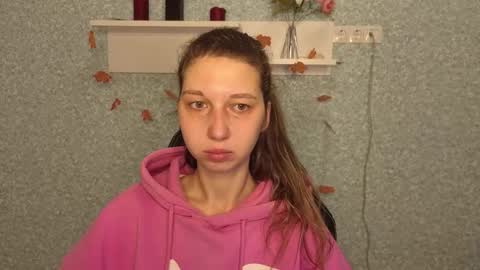 Elli online show from 11-24-25, 05:29