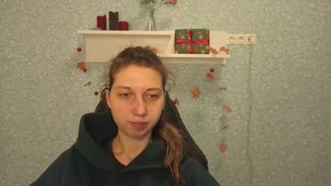 Elli online show from 12-18-25, 05:35