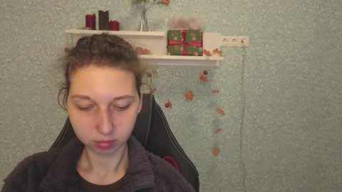 Elli online show from 12-19-25, 05:36