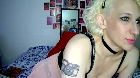 Bella online show from 06-18-26, 03:29