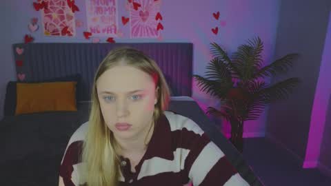 Snapshot of cutefever chatting on 05-25-26, 01:22 Amyy online show from 05-25-26, 01:22