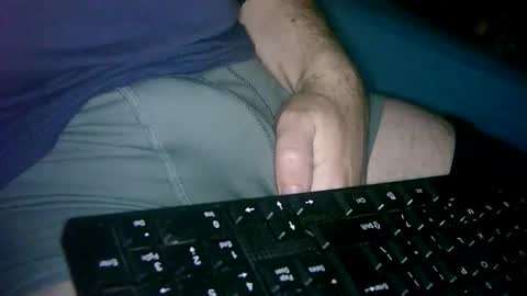 Snapshot of cuteman88 chatting on 12-04-25, 10:18 Cuteman online show from 12-04-25, 10:18