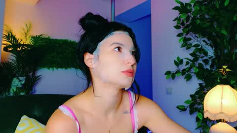Snapshot of cuteness__girl chatting on 09-18-25, 06:04 cuteness__girl online show from 09-18-25, 06:04