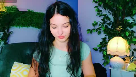 Snapshot of cuteness__girl chatting on 09-20-25, 05:52 cuteness__girl online show from 09-20-25, 05:52