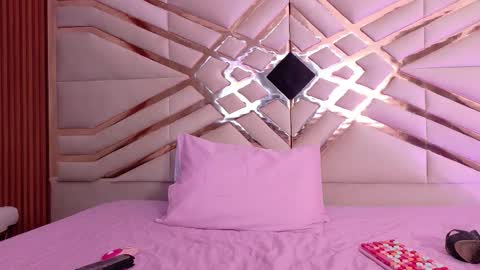 cutepetitee online show from 11-12-25, 05:35