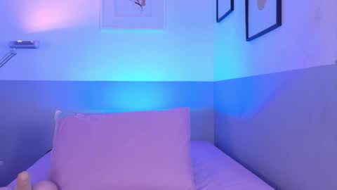 cutepetitee online show from 03-17-26, 08:23