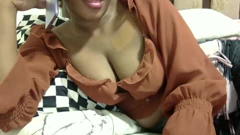 Snapshot of cutermilly chatting on 12-24-24, 09:17 cutermilly online show from 12-24-24, 09:17