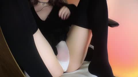 Snapshot of cutesissy_boy chatting on 05-24-26, 12:04 Sofi online show from 05-24-26, 12:04