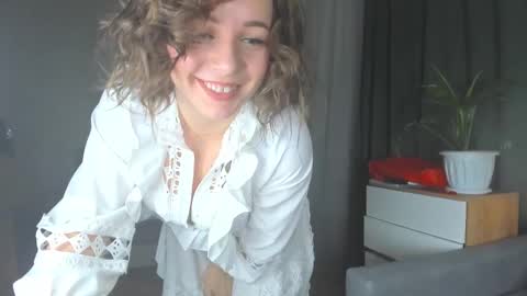 Snapshot of cutesmile_sharon chatting on 12-19-24, 01:39 cutesmile sharon online show from 12-19-24, 01:39