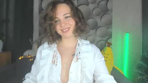 Snapshot of cutesmile_sharon chatting on 12-19-24, 04:45 cutesmile sharon online show from 12-19-24, 04:45