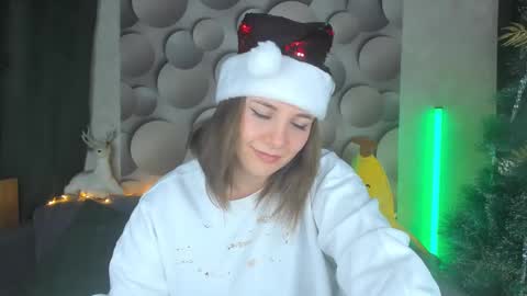 Snapshot of cutesmile_sharon chatting on 12-22-24, 09:55 cutesmile sharon online show from 12-22-24, 09:55