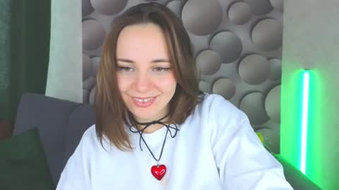 Snapshot of cutesmile_sharon chatting on 02-14-25, 05:19 cutesmile sharon online show from 02-14-25, 05:19