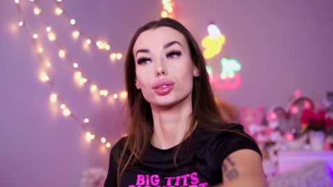 Snapshot of cutesmilebaby chatting on 01-19-25, 05:28 Rita4u online show from 01-19-25, 05:28