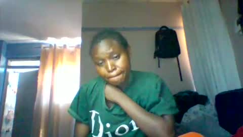 cutezola online show from 12-15-25, 07:12