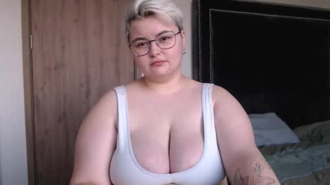 Sophie  Lilith online show from 11-21-25, 09:19