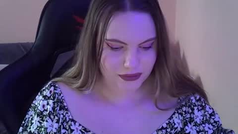 cutie_girl__ online show from 07-22-26, 01:52