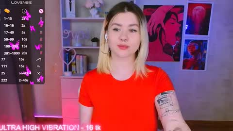 Snapshot of cutie_mili chatting on 02-20-25, 10:16 mili online show from 02-20-25, 10:16