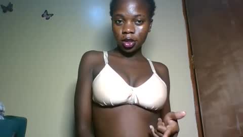 Snapshot of cutie_plush chatting on 05-16-26, 07:34 cutieplush online show from 05-16-26, 07:34