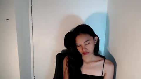 cutiee_lily2 online show from 06-10-26, 01:28