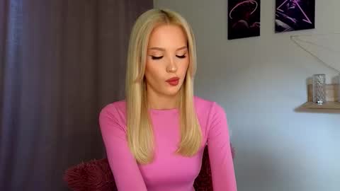 cutiefull_lion online show from 03-26-26, 05:35