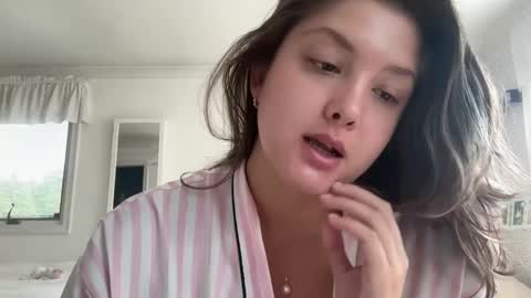 Snapshot of cutieoggg420 chatting on 09-08-25, 06:18 Cutieoggg420 online show from 09-08-25, 06:18