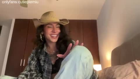 cutiepiemiu -  online show from 06-25-26, 05:23